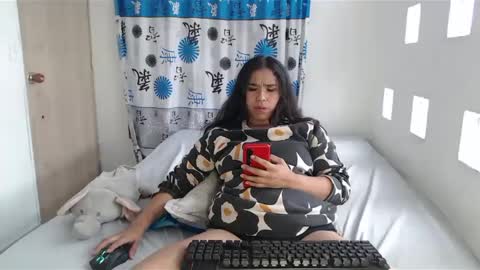 Snapshot of kathiie_ chatting on February 2025 08:38:02 PM K A T H I E online show from February 2025 08:38:02 PM