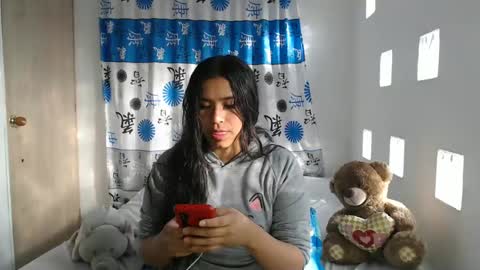Snapshot of kathiie_ chatting on February 2025 12:24:01 PM K A T H I E online show from February 2025 12:24:01 PM