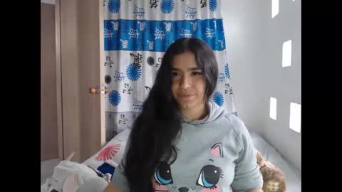 Snapshot of kathiie_ chatting on February 2025 05:58:02 PM K A T H I E online show from February 2025 05:58:02 PM