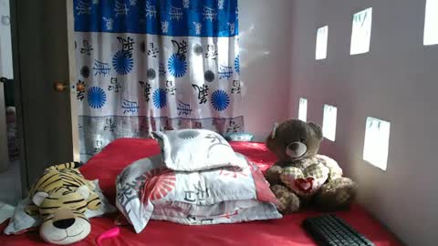 Snapshot of kathiie_ chatting on March 2025 01:25:02 PM K A T H I E online show from March 2025 01:25:02 PM