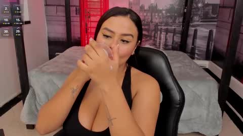 Katia online show from October 2025 10:36:01 AM