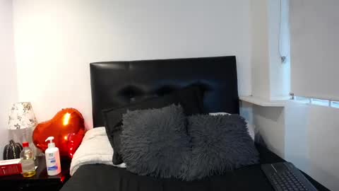 Snapshot of katia_bss chatting on March 2025 02:48:01 PM katia_bss online show from March 2025 02:48:01 PM