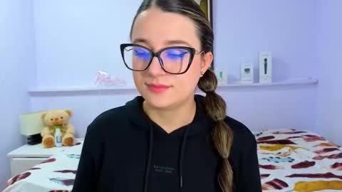 Khaterine online show from November 2025 12:06:02 PM