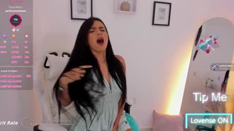 Katia online show from November 2025 11:28:01 PM