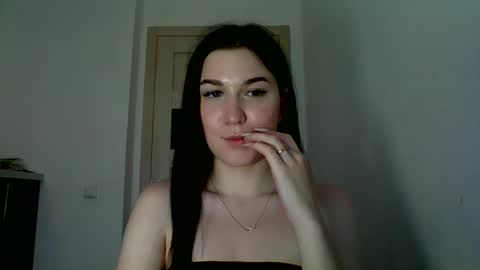 Snapshot of katie_foxi chatting on June 2026 05:18:02 PM katie_foxi online show from June 2026 05:18:02 PM