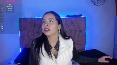 Snapshot of katiie_m chatting on May 2026 09:25:02 AM Katie online show from May 2026 09:25:02 AM