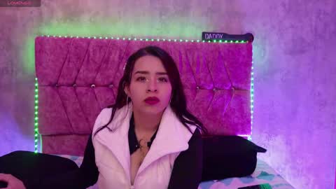 Snapshot of katiie_m chatting on May 2026 08:43:01 AM Katie online show from May 2026 08:43:01 AM