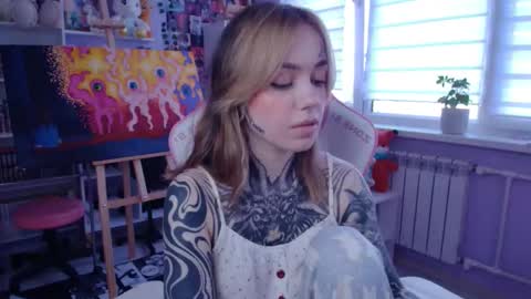 Katrin online show from September 2025 02:17:02 PM