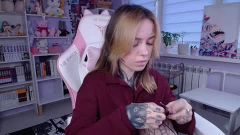Katrin online show from October 2025 01:45:02 PM