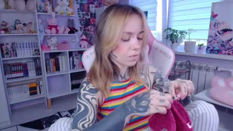 Katrin online show from October 2025 02:30:02 PM