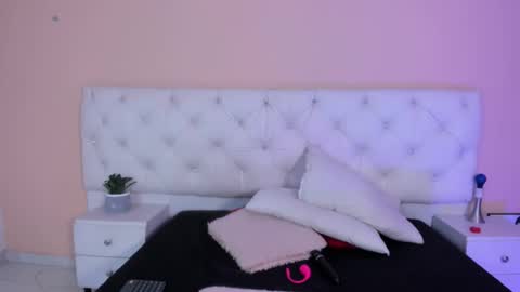 Katte online show from November 2025 01:11:01 PM