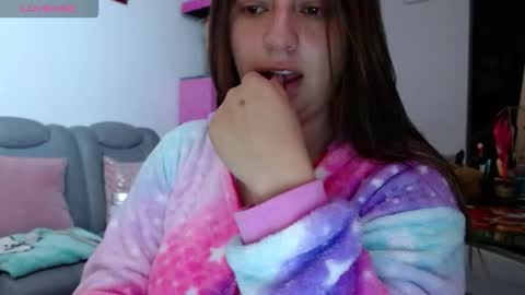 Snapshot of kattie_love chatting on December 2025 08:55:02 AM kattie online show from December 2025 08:55:02 AM