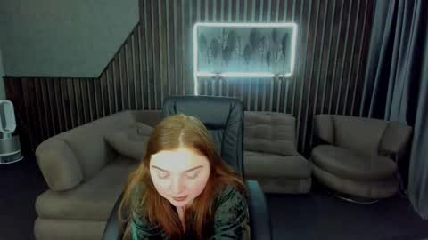 Katty online show from October 2025 05:41:02 AM