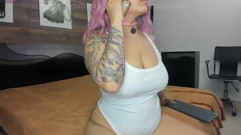 Snapshot of katyablonding chatting on November 2025 01:33:02 PM salo online show from November 2025 01:33:02 PM