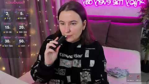 Kate online show from November 2025 04:01:02 AM