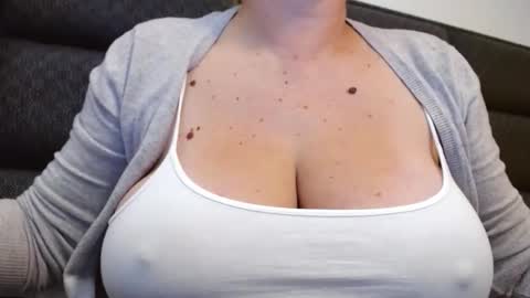 Katy online show from September 2025 03:54:01 AM