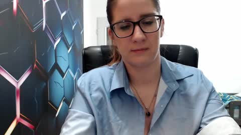 Snapshot of kayalips chatting on December 2024 03:57:01 PM KayaLips online show from December 2024 03:57:01 PM