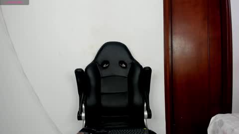 KAYLA BATISTA online show from December 2024 05:07:02 PM