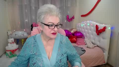 kaylesmoll online show from February 2025 05:25:01 AM