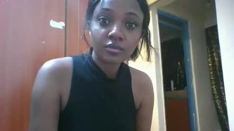 Snapshot of kayme96 chatting on October 2025 09:27:01 AM kitty online show from October 2025 09:27:01 AM