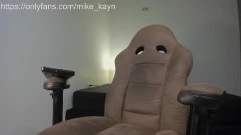 Snapshot of kayn_morningstar chatting on September 2025 12:22:02 AM Mike online show from September 2025 12:22:02 AM
