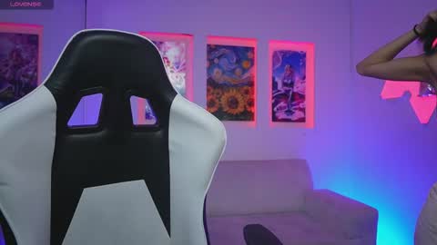 Snapshot of kayraowen chatting on November 2025 11:43:01 AM Kayra online show from November 2025 11:43:01 AM