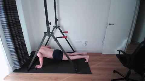 Neon online show from November 2025 03:56:01 PM