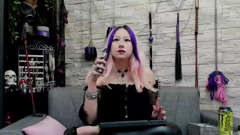 Miss Kazia online show from November 2025 03:01:02 PM