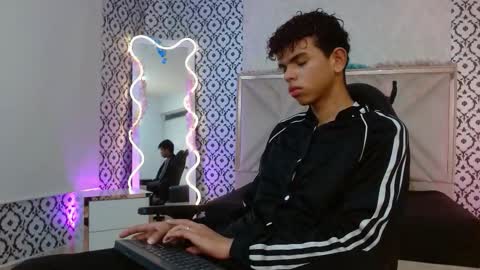 Snapshot of keahi_tay chatting on February 2026 12:56:01 PM keahi online show from February 2026 12:56:01 PM