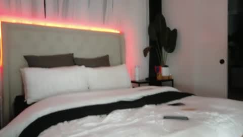 Keelie xx online show from July 2026 10:07:01 AM
