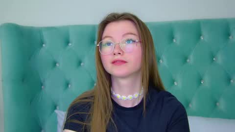 Keira online show from March 2025 09:15:01 PM