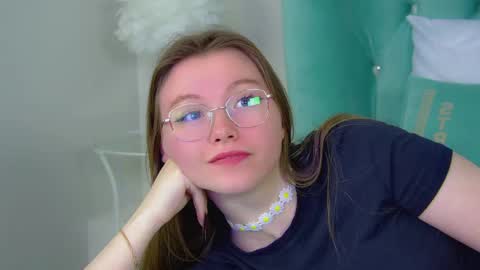 Keira online show from March 2025 12:20:01 AM