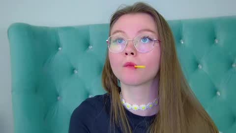 Keira online show from March 2025 03:24:01 AM