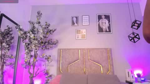 keirahartz online show from December 2025 11:30:02 AM