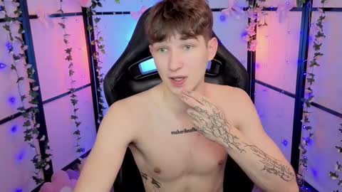 Mark online show from November 2025 09:52:01 PM