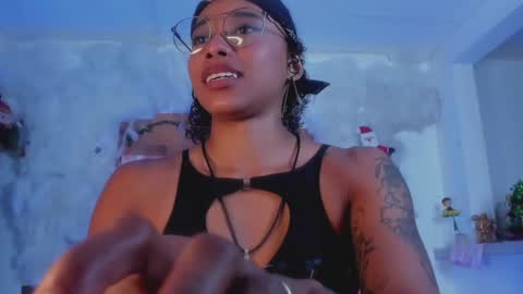 kelly__thomson online show from December 2024 11:42:01 PM