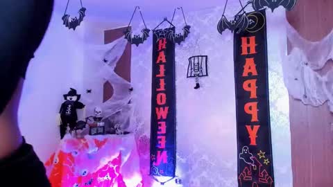 kelly__thomson online show from October 2025 10:15:01 PM