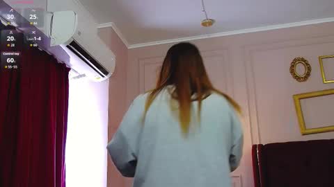 Kelly online show from October 2025 09:23:01 AM