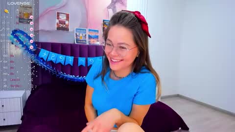 Snapshot of kelly_cuutie chatting on October 2025 01:12:02 AM Kelly online show from October 2025 01:12:02 AM