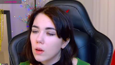 Kelly online show from December 2025 09:47:02 AM