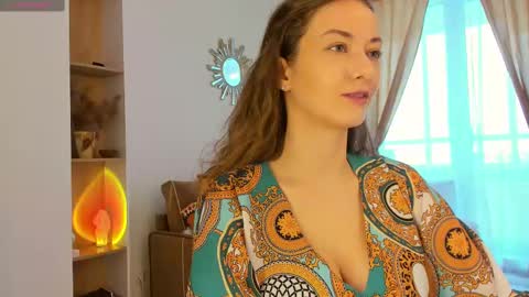 Kelly XO online show from February 2025 01:21:02 PM