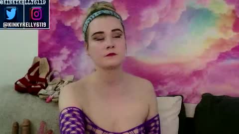 Snapshot of kellylynn76 chatting on October 2025 01:05:02 AM kellylynn76 online show from October 2025 01:05:02 AM