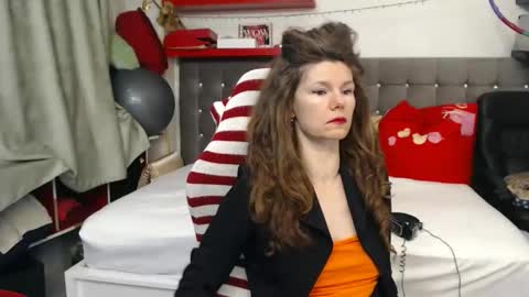 kelly online show from February 2026 08:18:01 PM