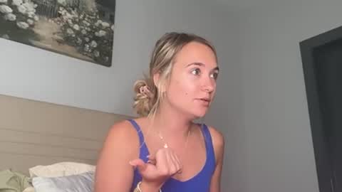 Snapshot of kelseyblu chatting on May 2026 11:21:02 PM Kelsey Blu online show from May 2026 11:21:02 PM