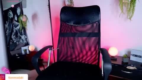 Snapshot of kemmadakii chatting on January 2026 12:57:01 AM Kemma online show from January 2026 12:57:01 AM