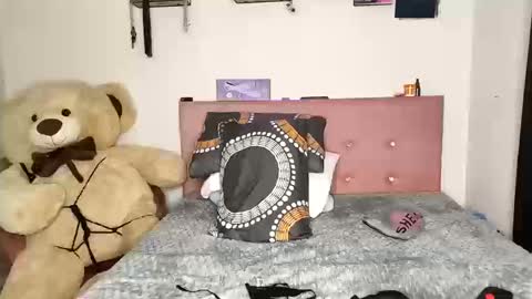 Snapshot of kendra_lil_evill chatting on October 2025 09:59:01 PM kendra online show from October 2025 09:59:01 PM