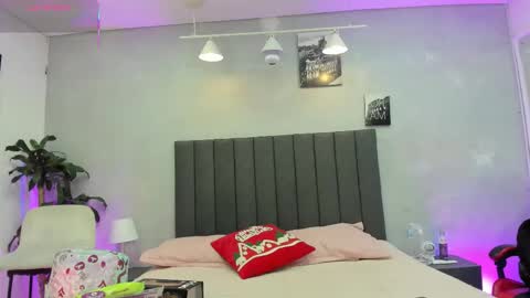 Kendra London online show from January 2026 11:25:02 AM