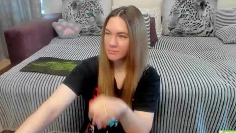 Snapshot of kendra_xx_ chatting on May 2026 11:54:01 PM Kendra online show from May 2026 11:54:01 PM