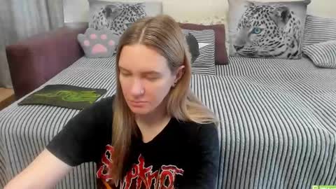 Snapshot of kendra_xx_ chatting on May 2026 12:05:01 AM Kendra online show from May 2026 12:05:01 AM