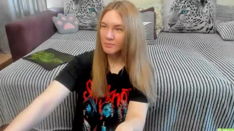 Snapshot of kendra_xx_ chatting on May 2026 01:00:02 AM Kendra online show from May 2026 01:00:02 AM